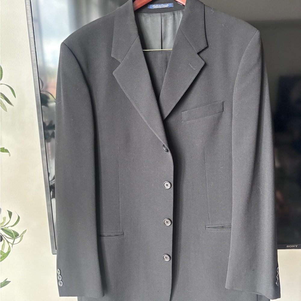 Peerless Man Men's Elegant Black Suit